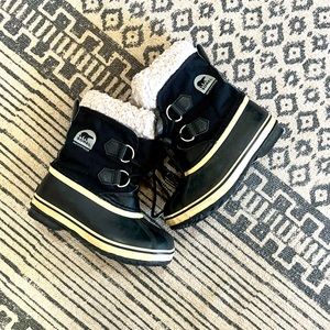 SOREL kids snow boots size 12